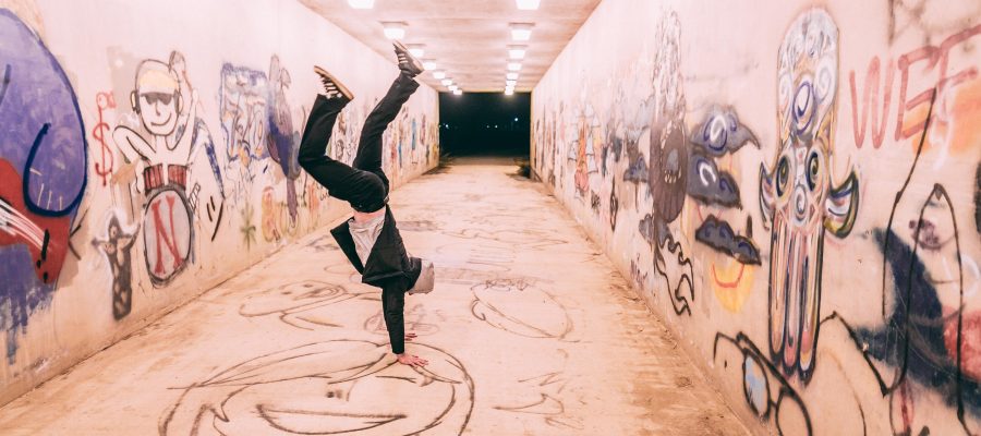 DNB Step Academy Tanz Photo by Tucker Good on Unsplash